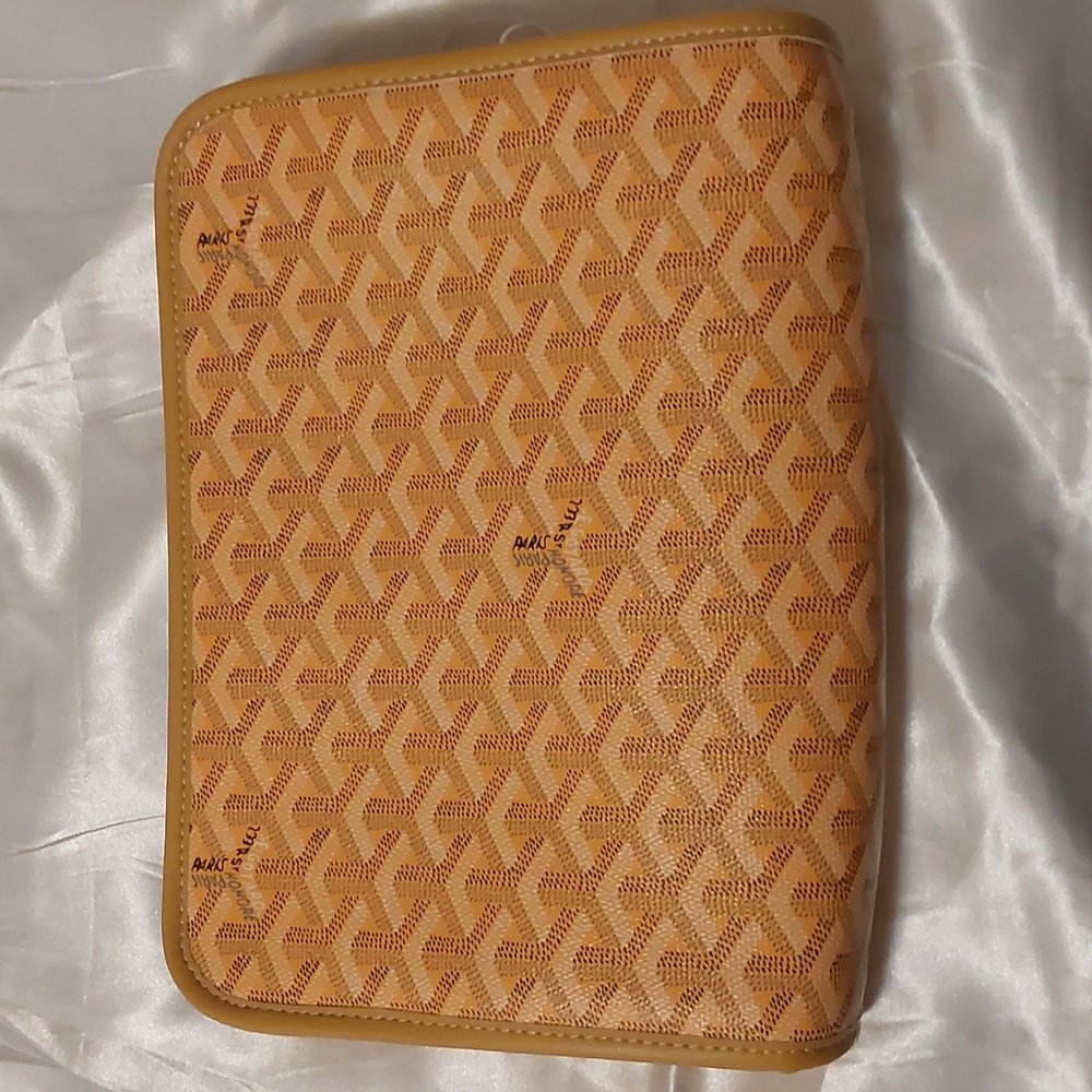 New Luxury Clutch-Juvan MM Pouch Rare Color Yellow - Picture 4 of 8